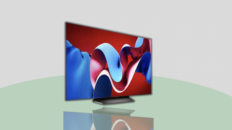 LG OLED55C43LA vor grauem Hintergrund