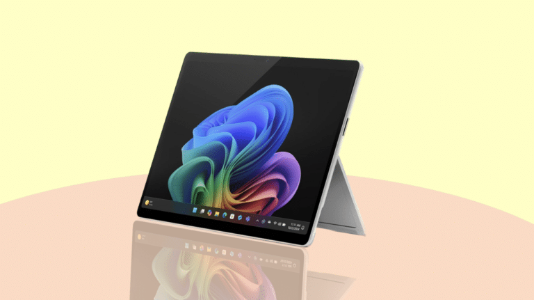 Microsoft Surface Pro 11 vor gelbem Hintergrund