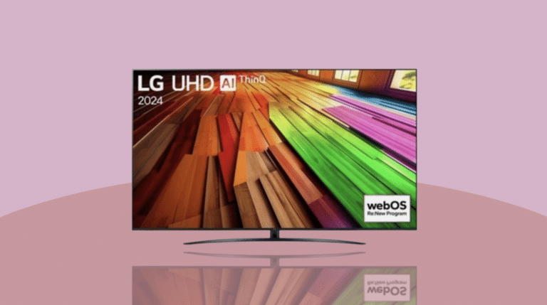Der LG UT81 mit 86 Zoll vor altrosa Hintergrund.