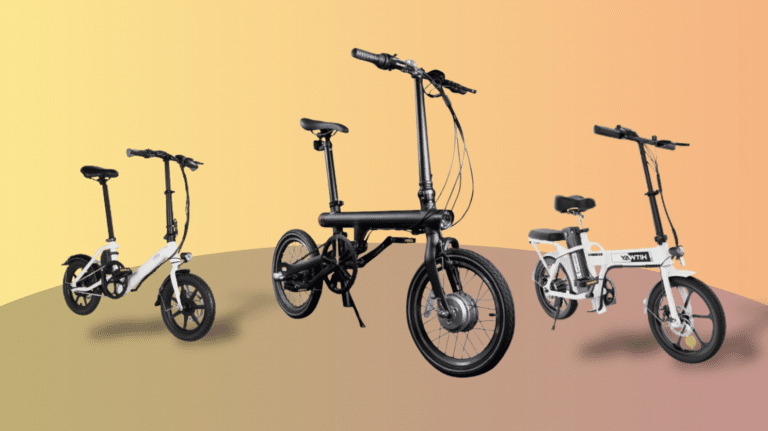 klappbare E-Bikes vor orangem Hintergrund