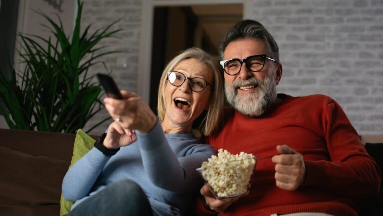 Streaming zum halben Preis: Das gibt es jetzt bei Waipu.tv – mit einem individuellen Gutscheincode. (@iStock/Lol2368)