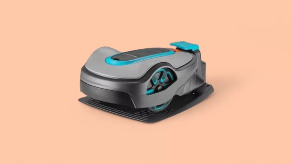 Gardena Sileno Mähroboter vor pfirsichfarbenem Hintergrund