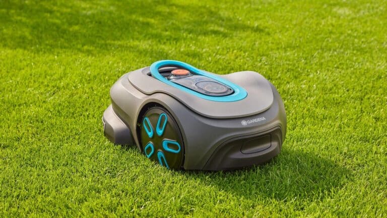 Rasenmäher Roboter auf Wiese