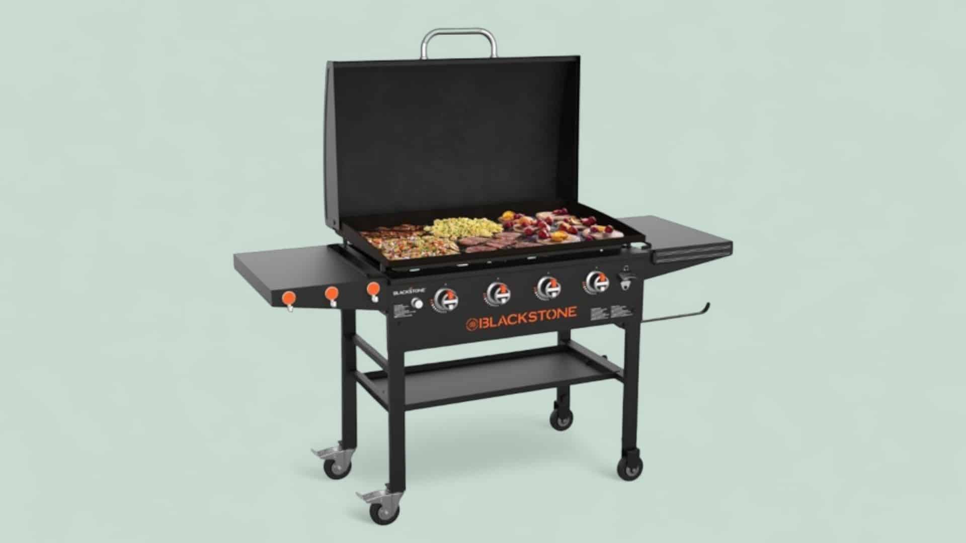 Blackstone Grillplatte im Angebot vor grauem Hintergrund