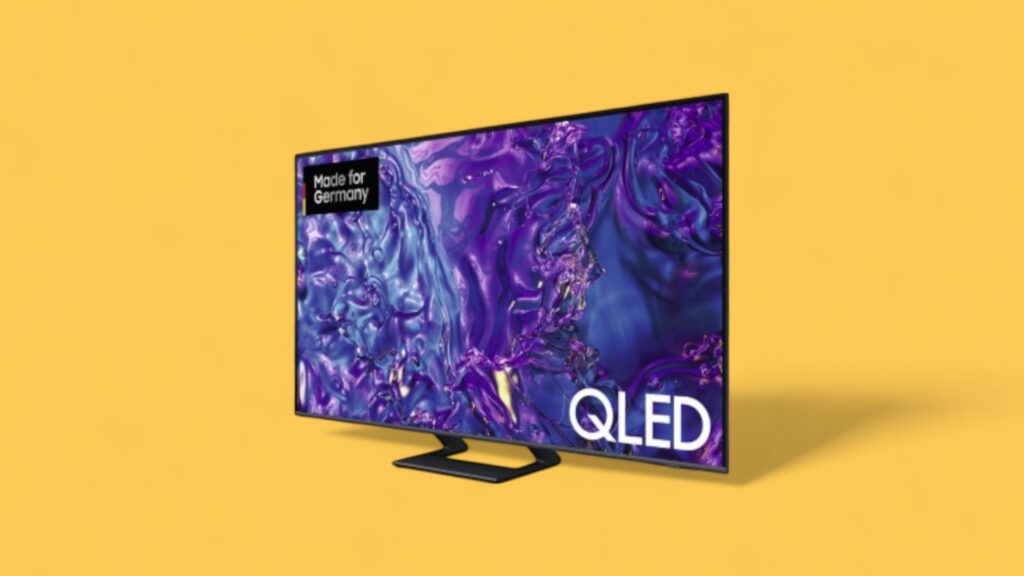 Samsung Q72D vor gelbem Hintergrund