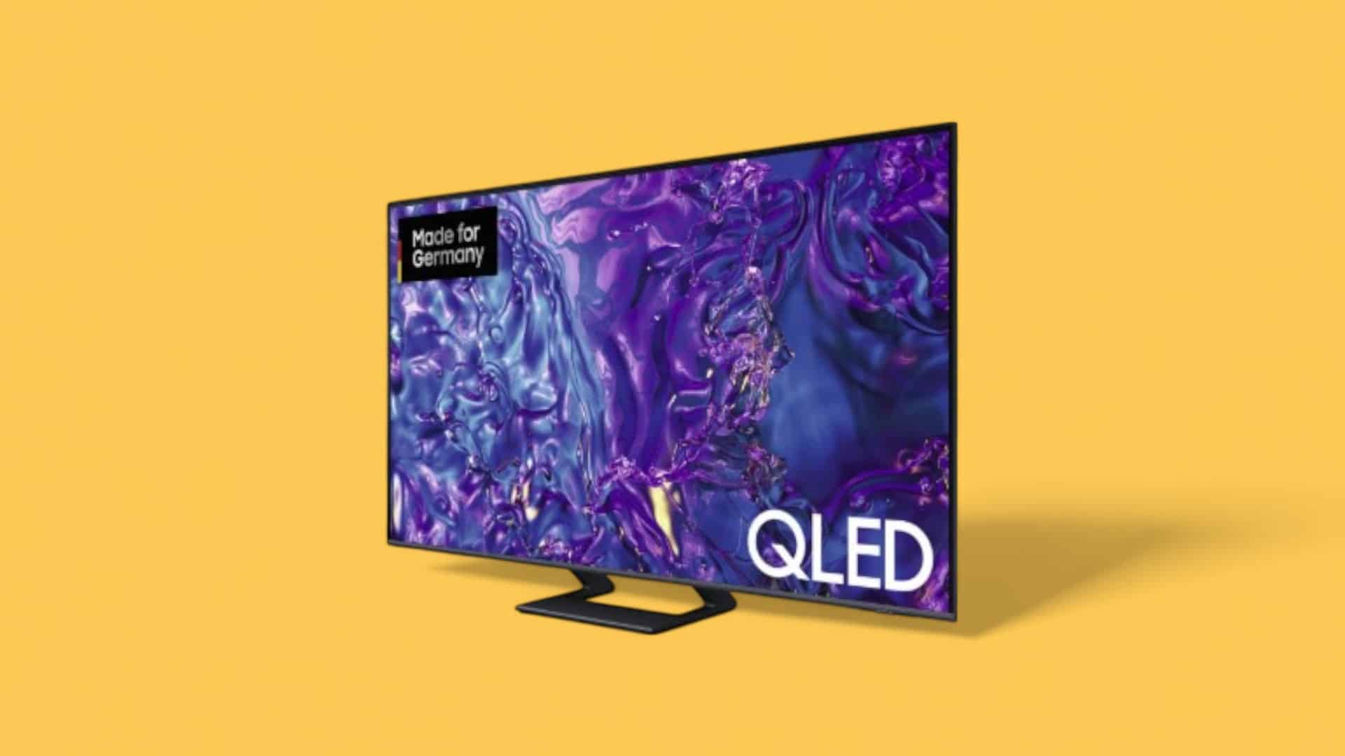 Samsung Q72D vor gelbem Hintergrund
