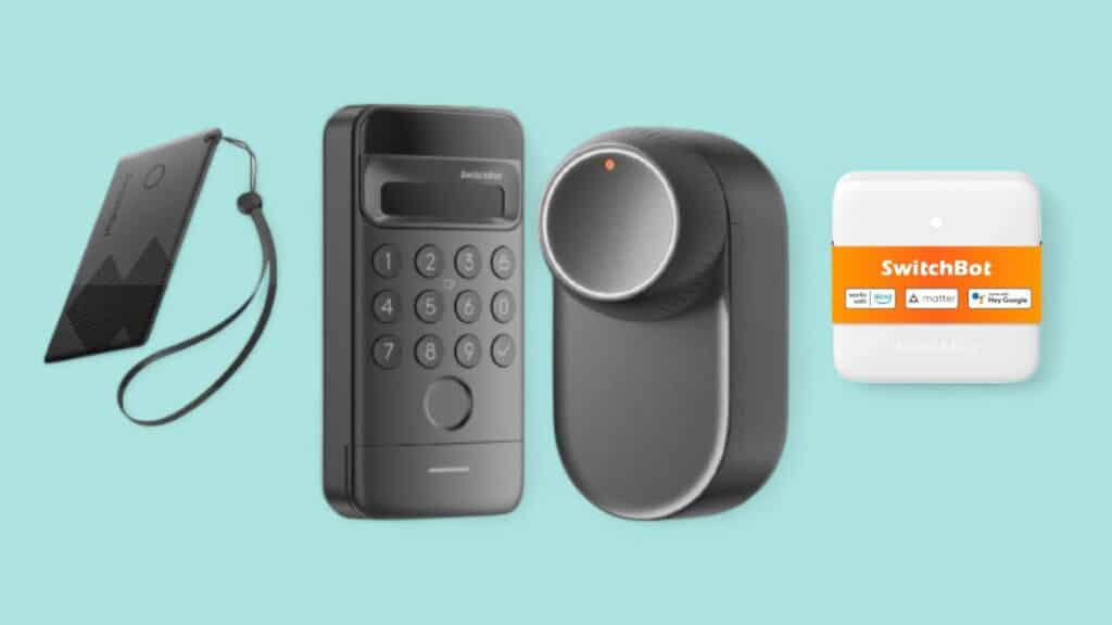Switchbot-Bundle vor blauem Hintergrund