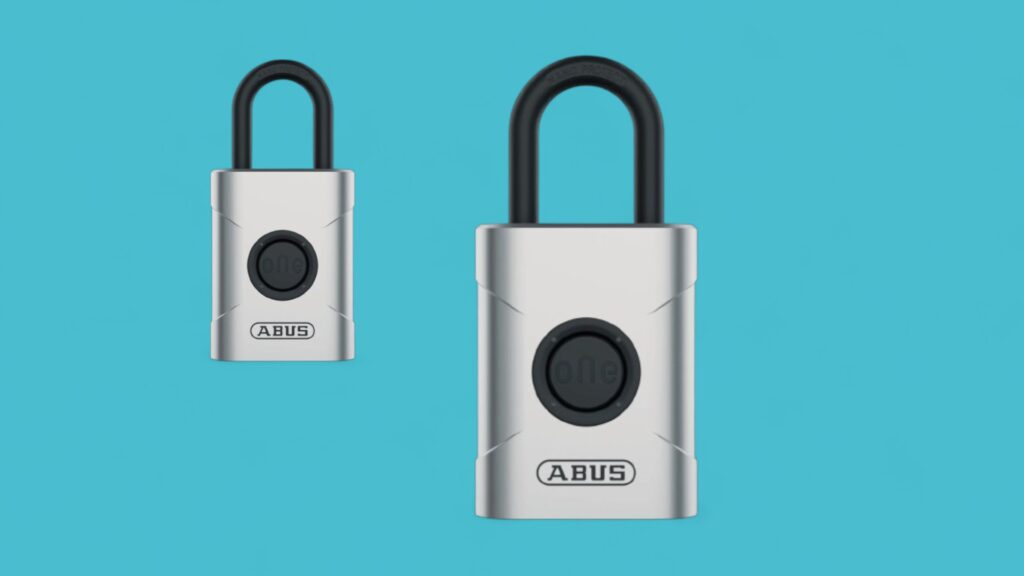 Abus Everox One im Angebot vor blauem Hintergrund