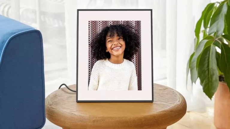 Aura Frames - Aspen (12 Zoll) - Intelligenter Bilderrahmen