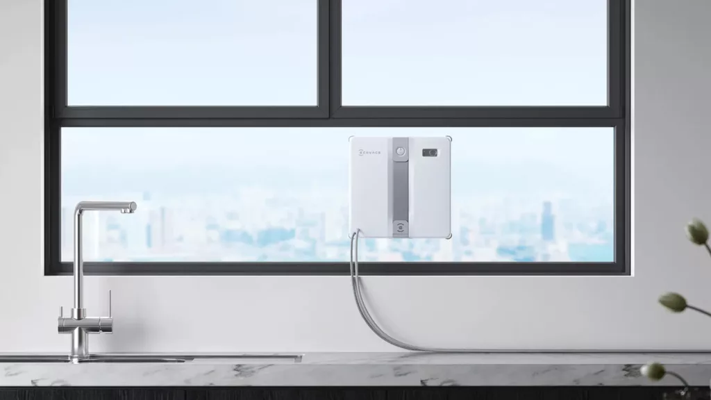 Der Ecovacs Winbot Mini eignet sich auch für kleinere Glasflächen – und ist derzeit für SPIEGEL.de-Leser besonders günstig. (@Ecovacs)