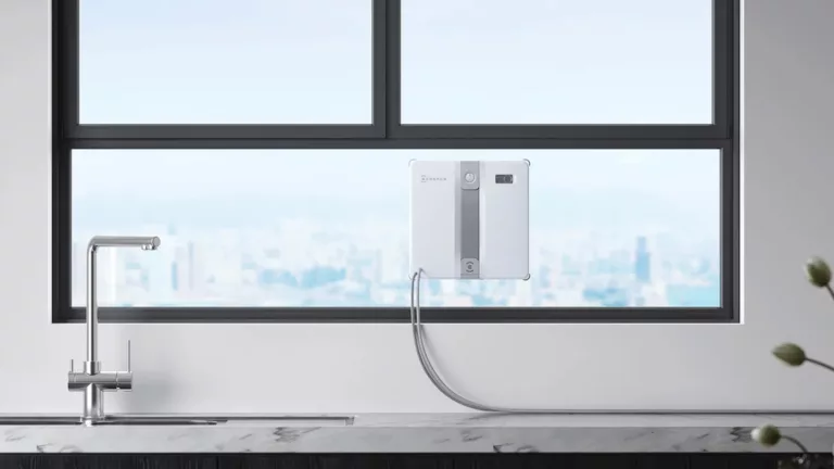 Der Ecovacs Winbot Mini eignet sich auch für kleinere Glasflächen – und ist derzeit für SPIEGEL.de-Leser besonders günstig. (@Ecovacs)