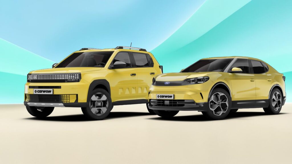 Zwei gelbe unterschiedlich große Autos von Ford und Fiat schräg von der Seite versetzt nebeneinander auf sandfarbenem Untergrund mit türkisem Hintergrund
