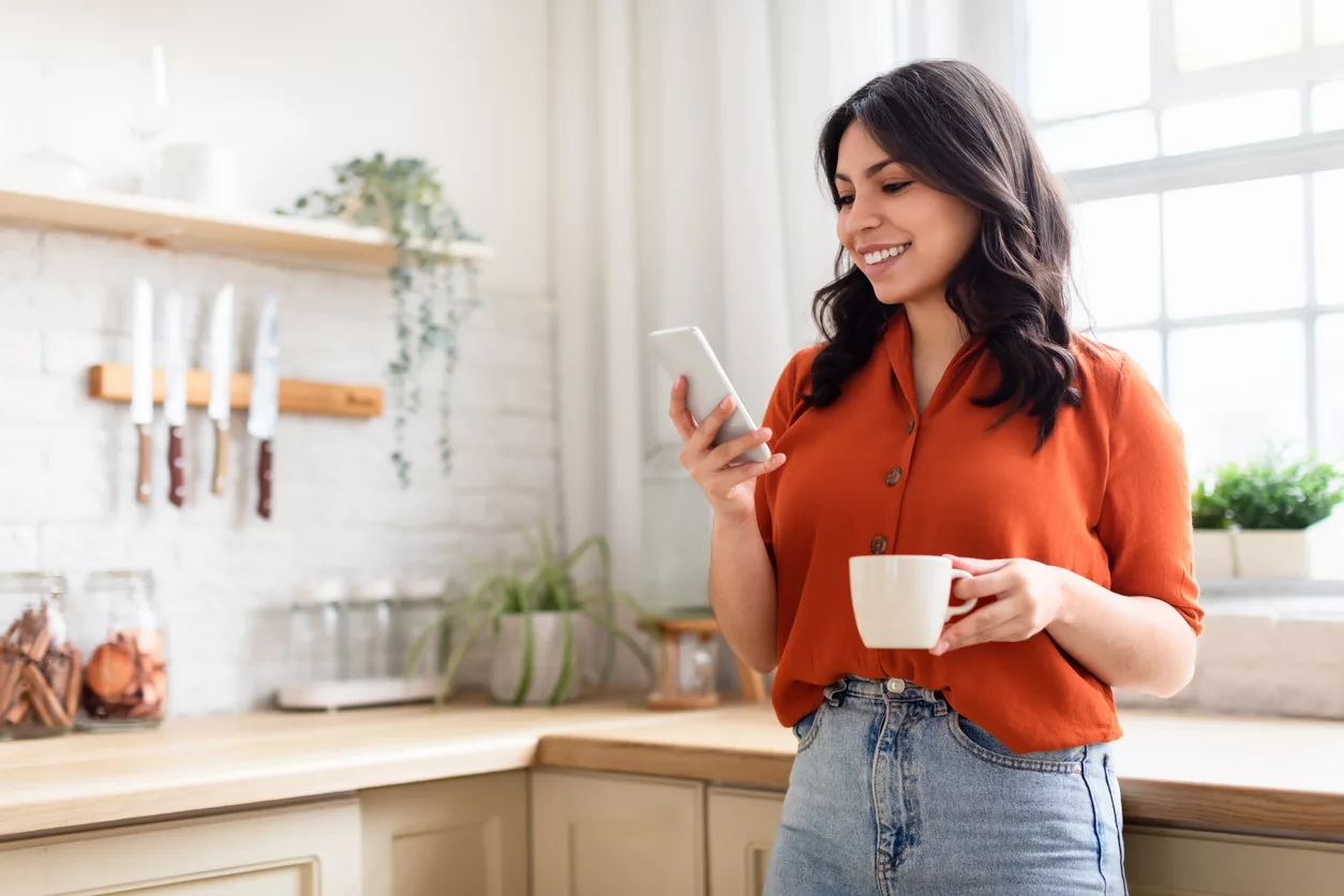 Frau mit Smartphone