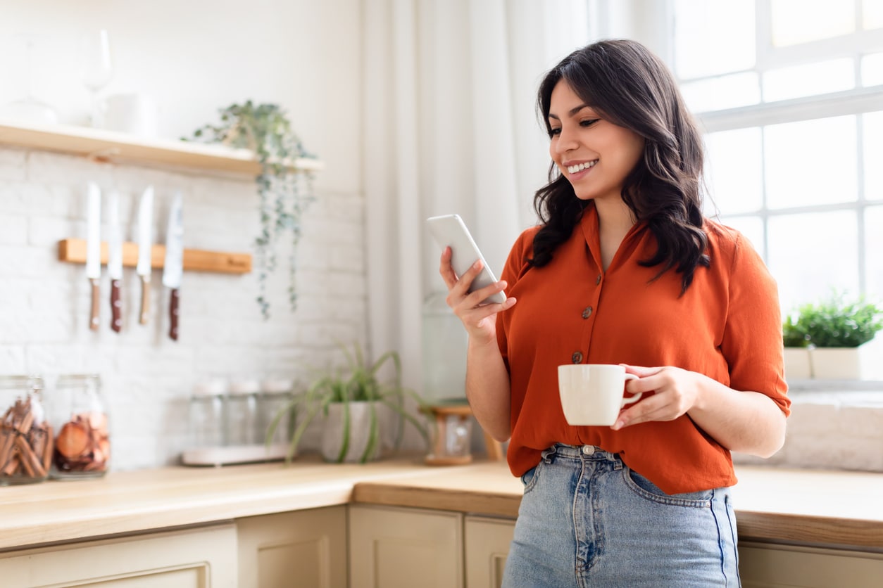 Frau mit Smartphone
