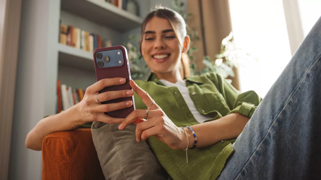Frau mit Smartphone