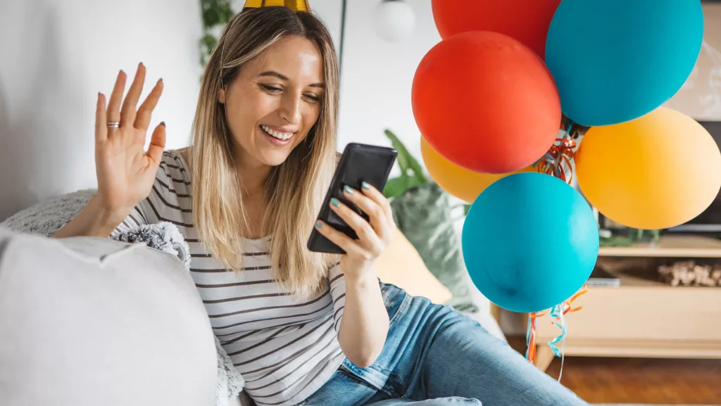 Frau mit Smartphone