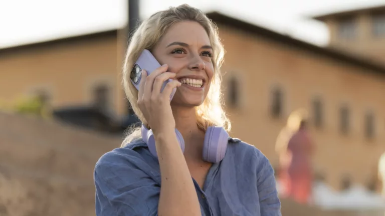 Frau mit Smartphone