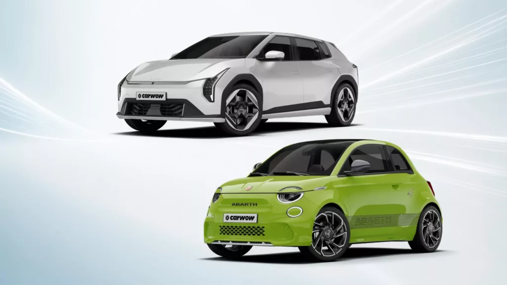 Silberne Limousine von Kia oben mittig schräg von der Seite nach links fahrend, leicht nach rechts versetzt ein grüner Abarth Kleinwagen schräg von der Seite nach links fahrend, vor weiß hellblauem Hintergrund