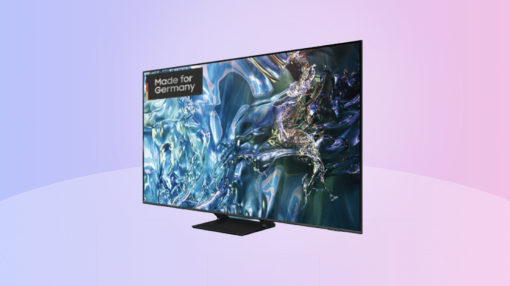 Samsung Q64D vor lila Hintergrund