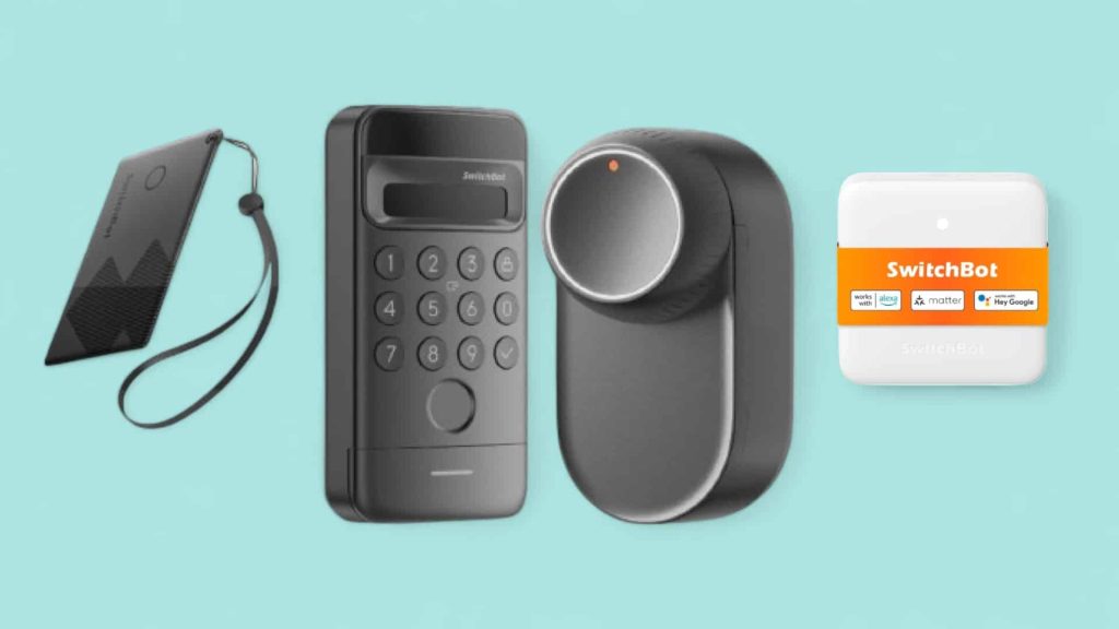 Switchbot-Bundle vor blauem Hintergrund