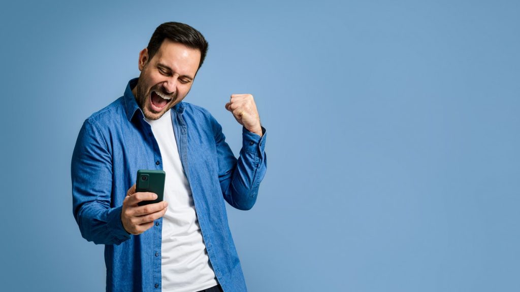 iPhone 16 Pro mit o2 Unlimited Max: Diese Rechnung geht auf. (@iStock/Moon Safari)
